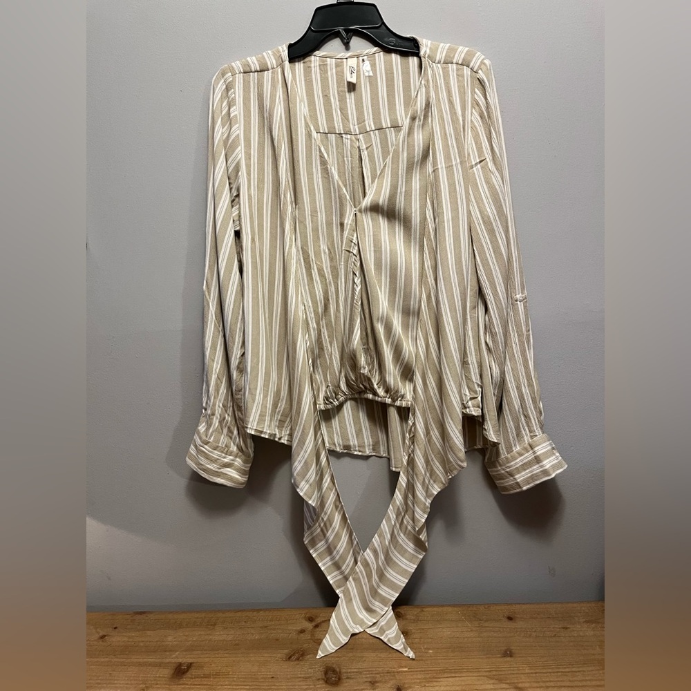 Elan tan cream strip long sleeved light top